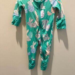 Little Sleepie Zippy, NWOT, Bunnies